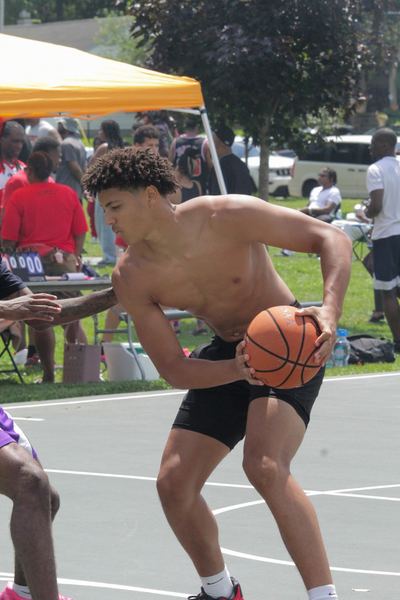Player squaring up with the ball